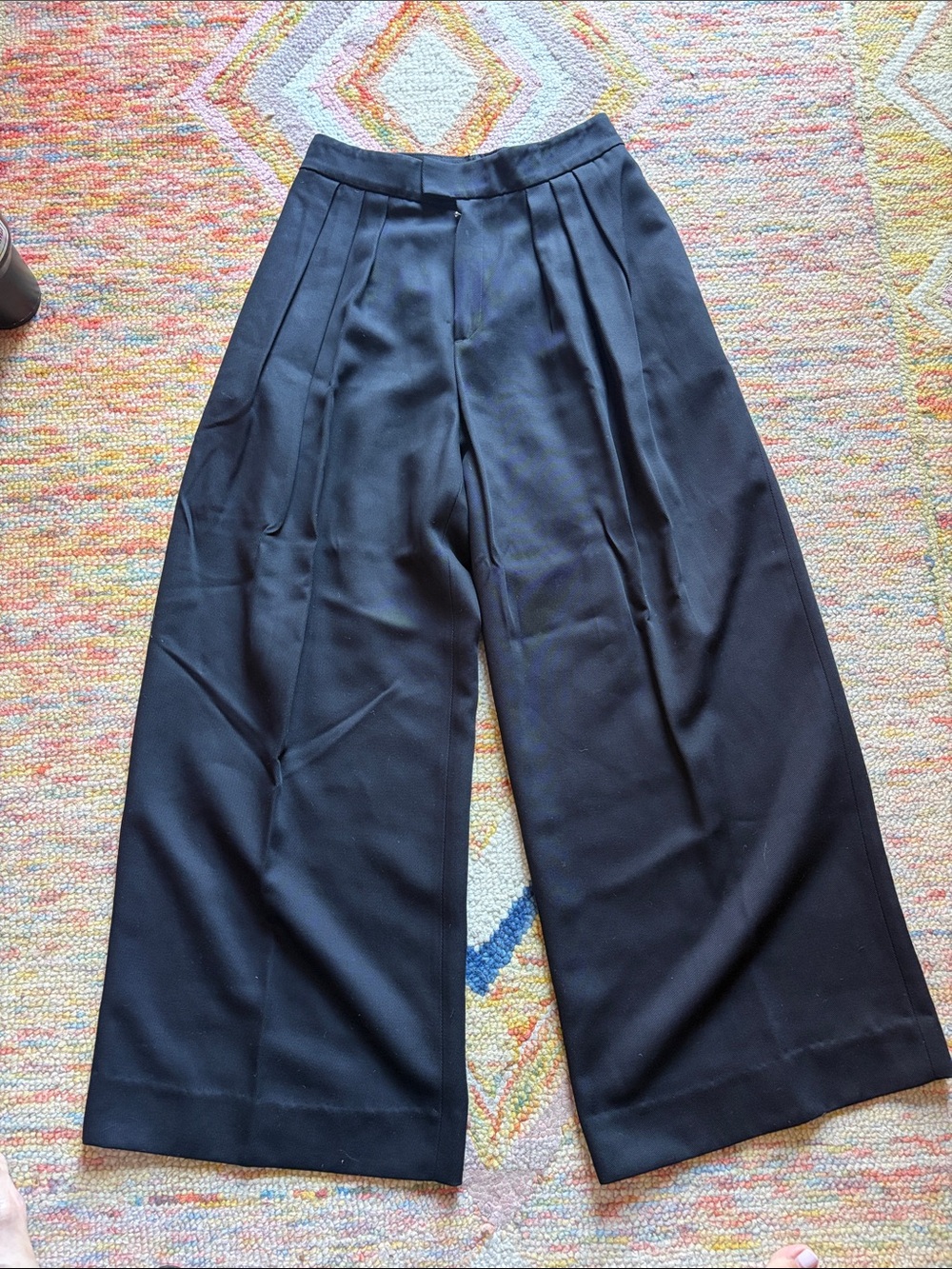 KOTN Wide-Leg Pleated Trousers in Black